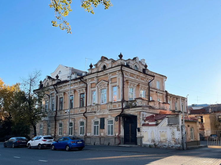 Лофт-студия в особняке купца Черноярова — отель с удобствами в Казани