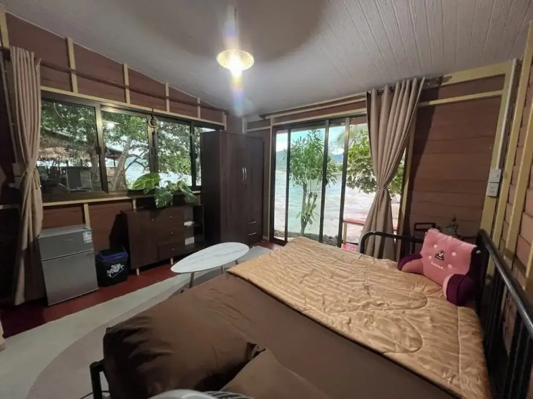Smiley Bungalows Guesthouse — отель с удобным расположением в Ко Пханган