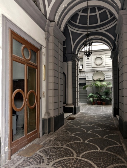 Elegant Apartment at Chiaia — отзывы гостей и цены