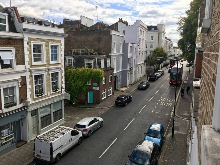 Top Floor Compact Apartment Notting Hill — комфортный отель в Лондоне