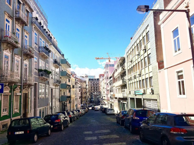 Цены на Urbanaas Lisbon Marques в Лиссабоне