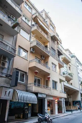 Цены на Magicstay - flat 90m² 3 bedrooms 1 bathroom - athens в Афины