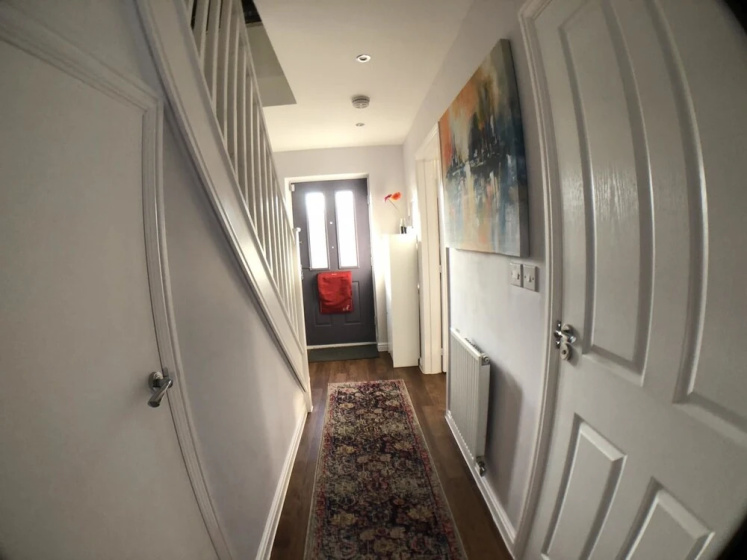 NEW Beautiful & Spacious 3BD House in Romford — забронировать отель в Лондоне