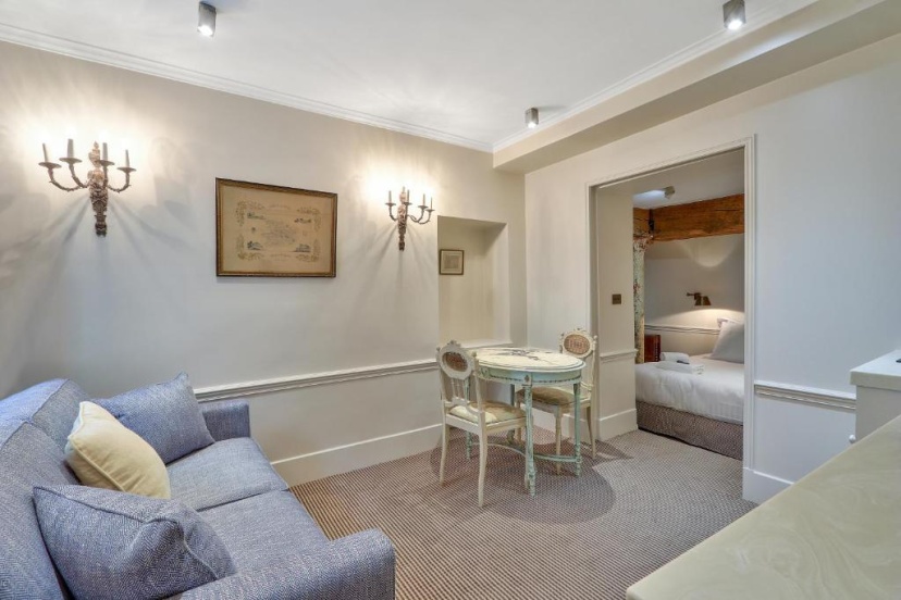 Pick A Flat's Apartments in Saint Germain - Paul-Louis Courier — комфортный отель в Париже