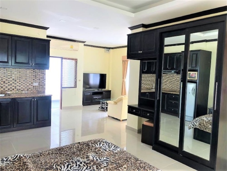 Large Ground Floor Studio at Baan Suan Lalana — отель в Паттайе, Таиланд