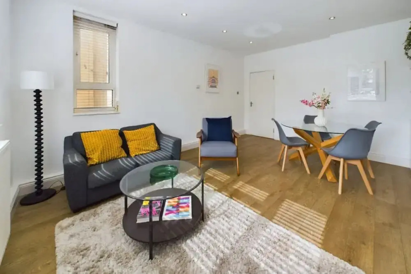 The Earl s Court Hideaway - Warm 3bdr House 2 — отель в Лондоне, Соединенное Королевство