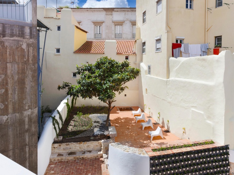 Hello Lisbon Castelo Apartments — комфортный отель в Лиссабоне