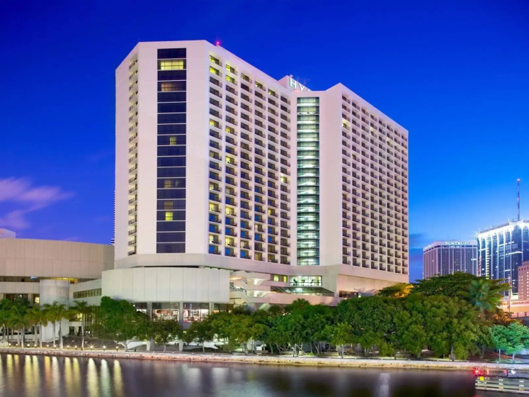 Hyatt Regency Miami — отель с удобным расположением в Майами