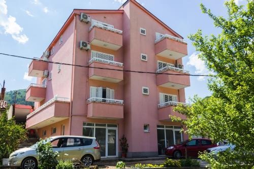Цены на Dom Apartments в Будва