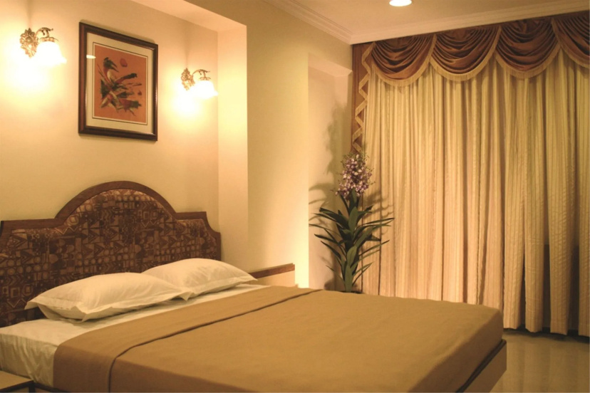 Hotel Tip Top Plaza — комфортный отель в Мумбаи