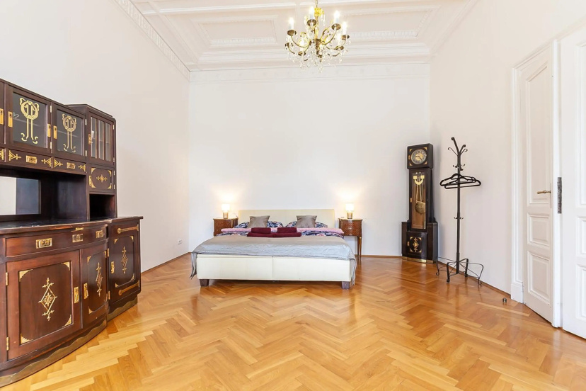 Royal Apartment by Charles Bridge view of Saint Nicholas Church — отзывы гостей и цены