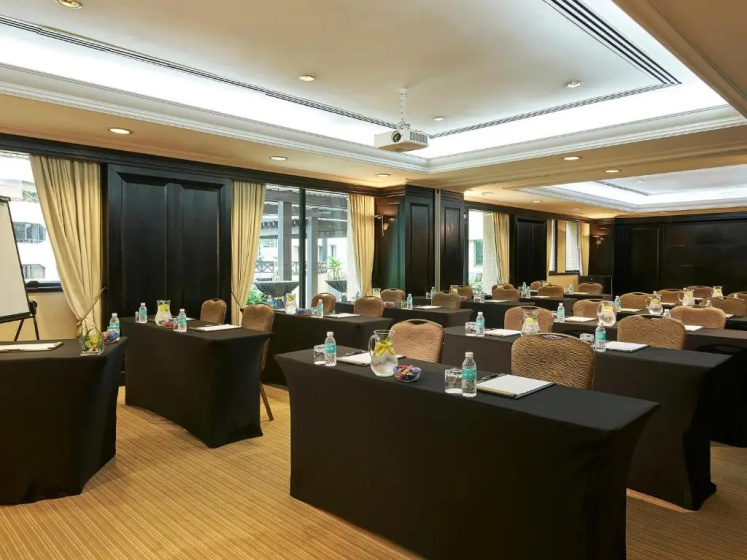 Vibe Hotel Singapore Orchard — комфортный отель в Сингапур