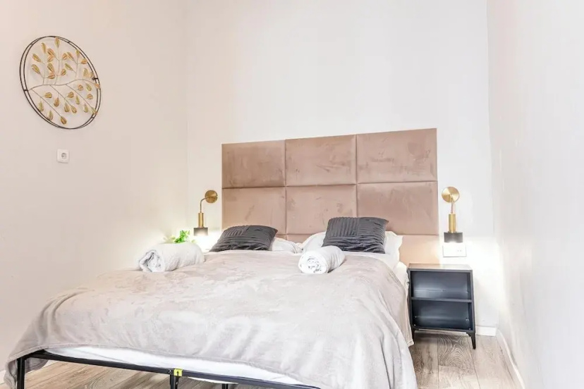 Cozy 2BR 1LR Apt Near Westbahnhof 3 — отель в вене, Австрия