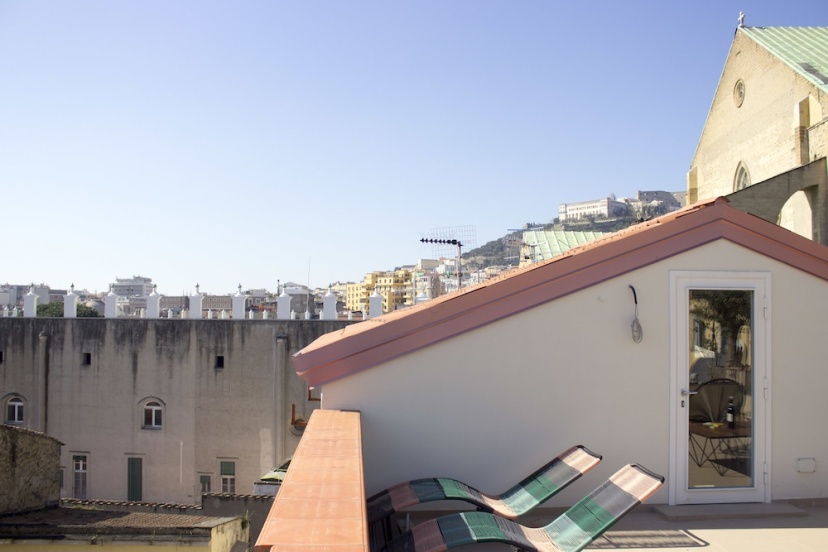 Schiara guest house — отель с удобствами в Неаполе