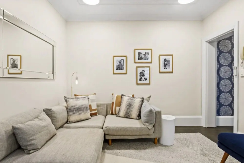 Цены на Comfy 2-bed Apartment With A/C Throughout в Сиднее