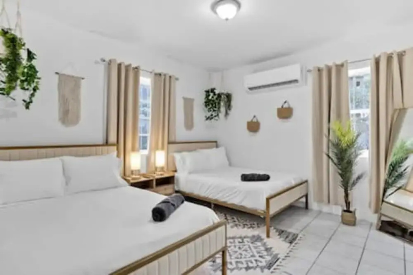 Цены на 1834 SW 27th Ave 2 Vibrant Miami Getaway 2 Beds Near Beach Port в Майами