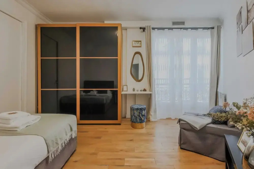 Charming Apartment - 1bd/5p - Gare du Nord — забронировать отель в Париже