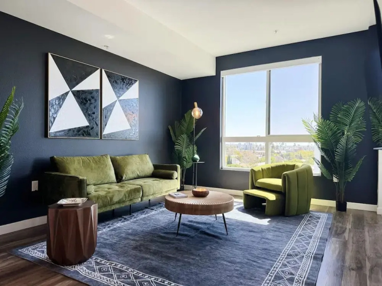 Trendy Mid-hollywood Home Dtla View Free Parking — комфортный отель в Лос-Анджелесе