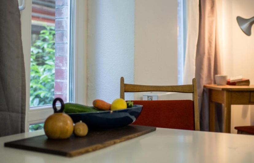 Quiet Courtyard Apartment (KB6) — отель с удобствами в Берлине