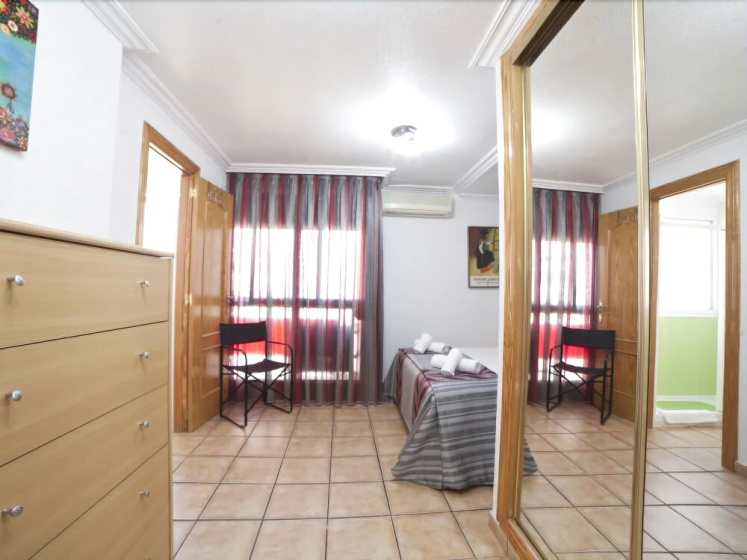 APARTAMENTOS KASA 25 - Albufereta — отель с удобным расположением в Аликанте
