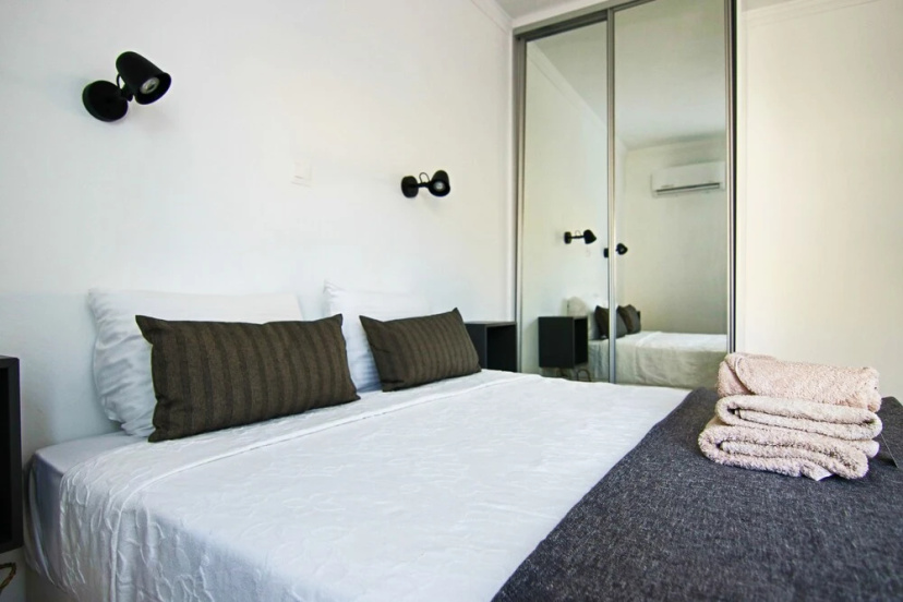 Phaedrus Living: Seaside Modern Flat Lighthouse 63 — забронировать отель в Пафос