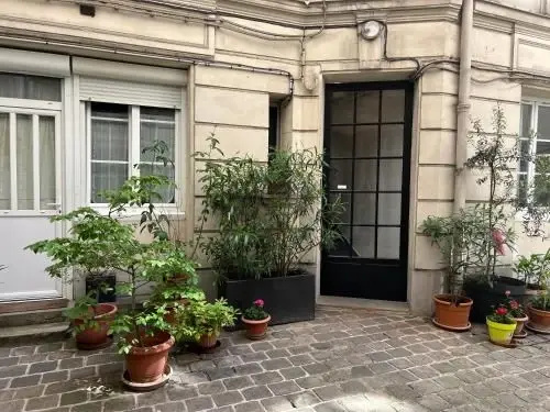 Charming 2 bedrooms flat near Trocadéro — отель с удобствами в Париже