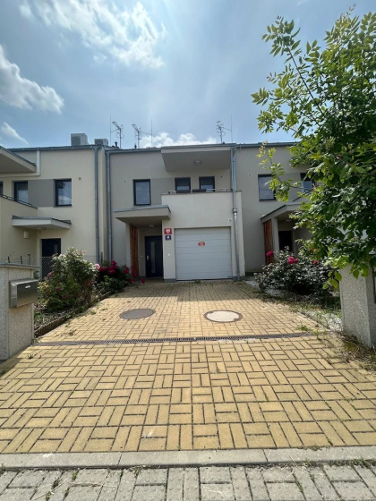 Villa many rooms with Free Parking 2 — отель в Праге, Чешская Республика