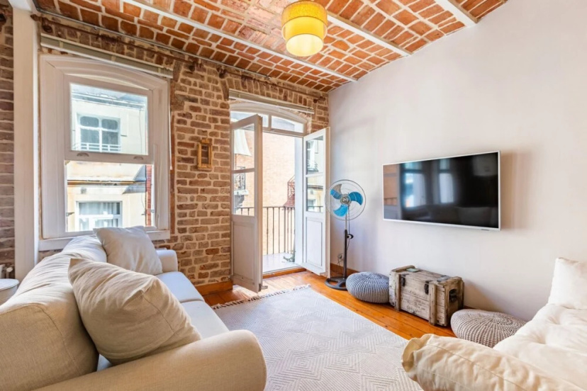 Nostalgic Flat Near Galata Tower in Beyoglu — комфортный отель в Стамбуле