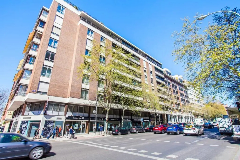 Цены на Luxury Apartment Salamanca District в Мадриде