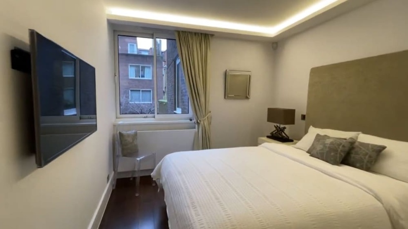 Two Bedroom Flat in Belgravia — отель с удобным расположением в Лондоне