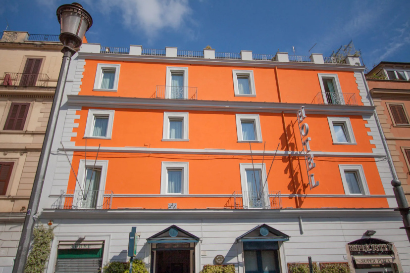 Сравните цены на Laurentia Hotel в Риме