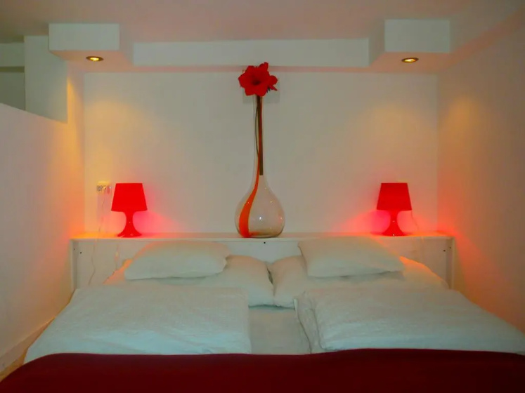 Connection Guesthouse — забронировать отель в Будапеште