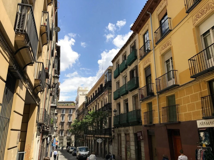 Stay at Home Madrid Apartments V — забронировать отель в Мадриде