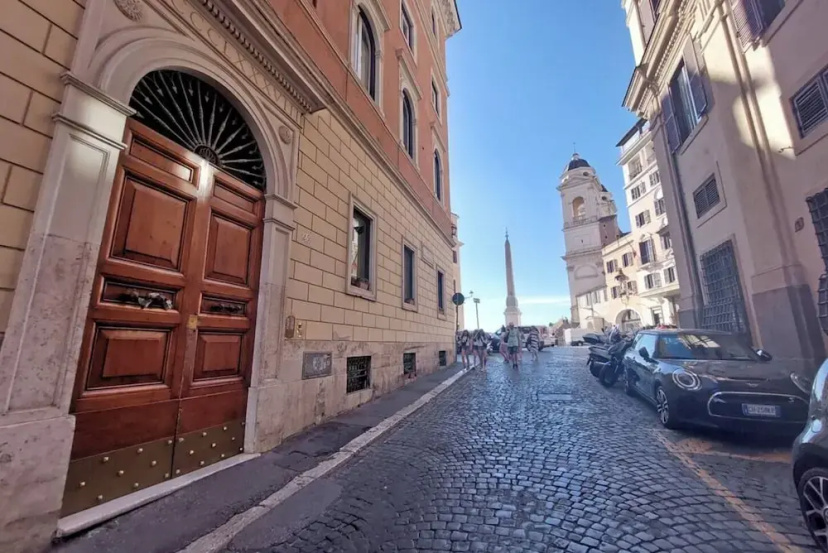 Flatinrome Spanish Steps 2 — забронировать отель в Риме