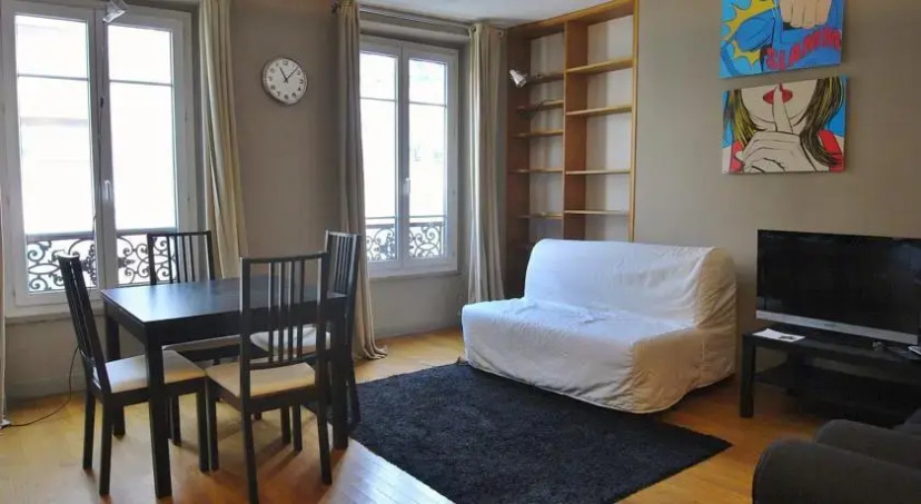 1 separated bedroom Montmartre — отель с удобным расположением в Париже