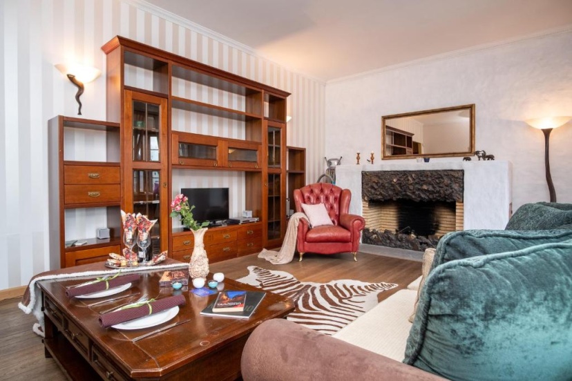 Dream Stay - Main Square Apartments with Picturesque View — комфортный отель в таллине