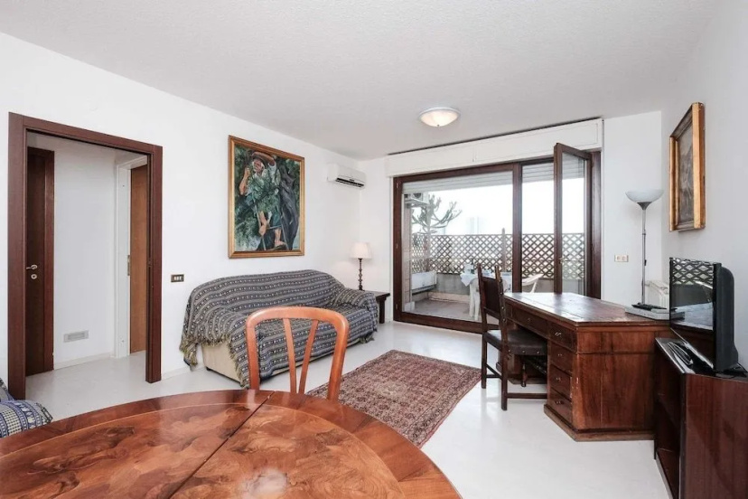 Цены на Large 3BR Eur Apartment в Риме