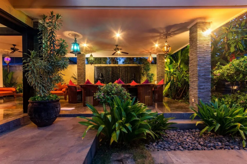 Villa Mahkota 4 — отель в Кута, Индонезия