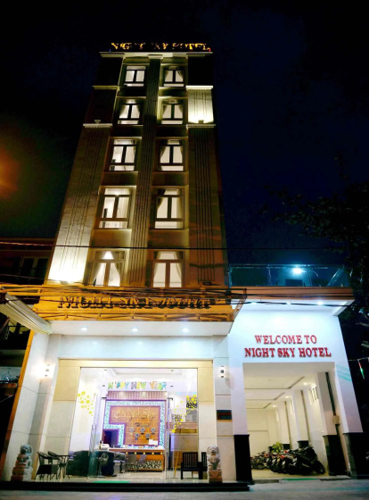 Night Sky Hotel — отель с удобствами в Дананге