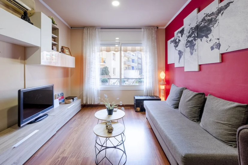 Three Bedroom Apartment in Sants — комфортный отель в Барселоне