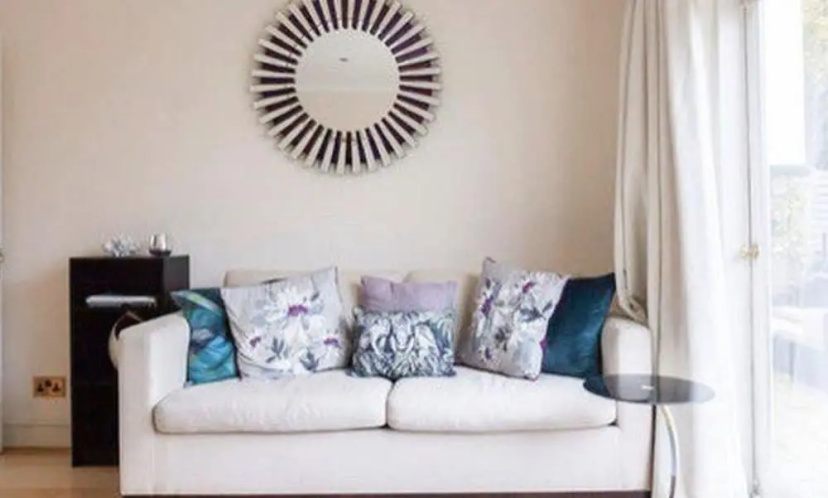 1 Bed Apartment With Balcony In Knightsbridge — отель с удобным расположением в Лондоне