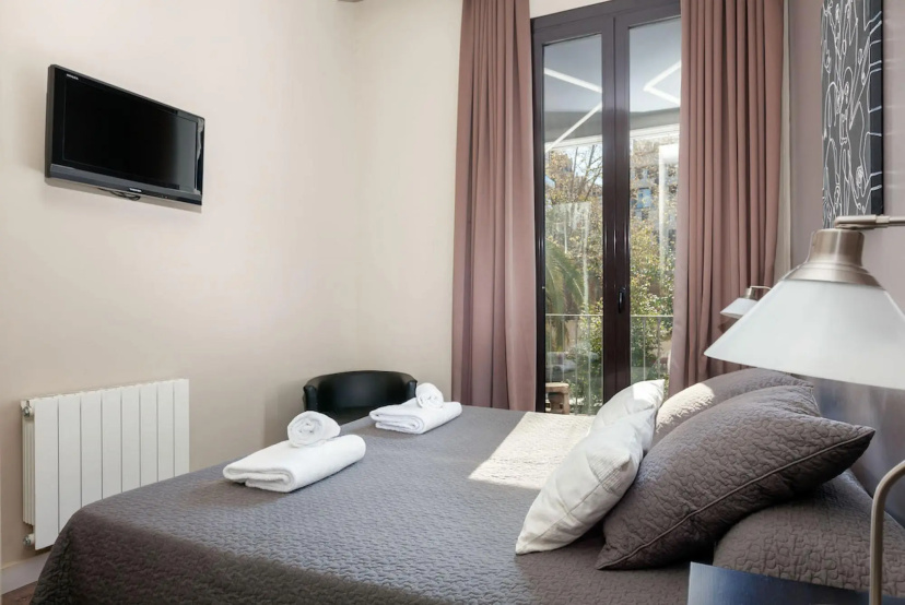 BATLLO 2 · Bright and luxury apartment next to P. de Gracia! — отель с удобным расположением в Барселоне