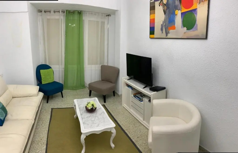 Perfect Space to Relax 3 Bedroom Apartment with Balcony E2EV — забронировать отель в Аликанте