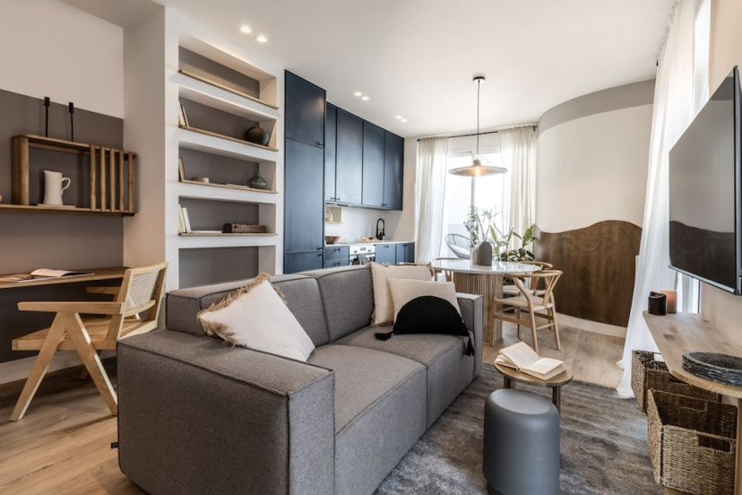 Lustar - 2 Bedrooms and Terrace in Chueca — комфортный отель в Мадриде