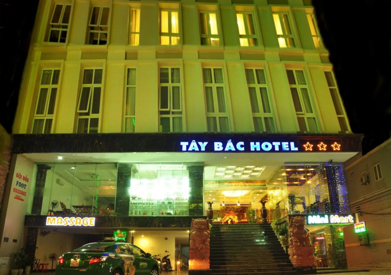Tay Bac Hotel — забронировать отель в Дананге