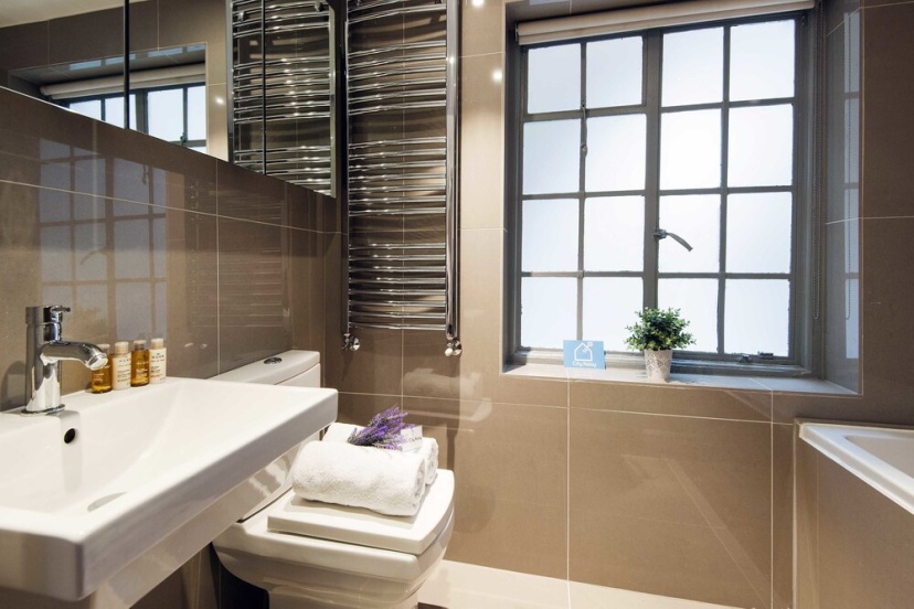 The Bright Airlie Gardens Apartment - DMG — отель в Лондоне, Соединенное Королевство