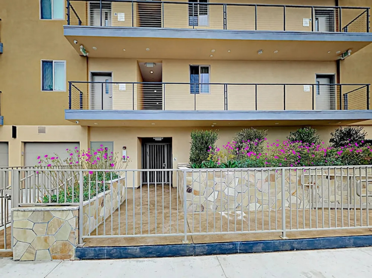 Цены на 5537 Los Angeles - 2 Br Apts в Лос-Анджелесе