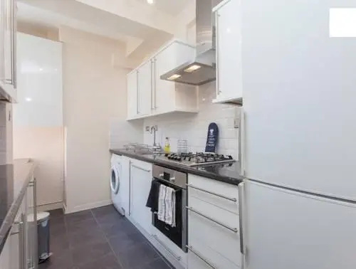 Beautiful 1 Bed in the Heart of the West End — отзывы гостей и цены