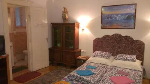 Garibaldi 5 Apartments & Rooms — отель в Будапеште, Венгрия
