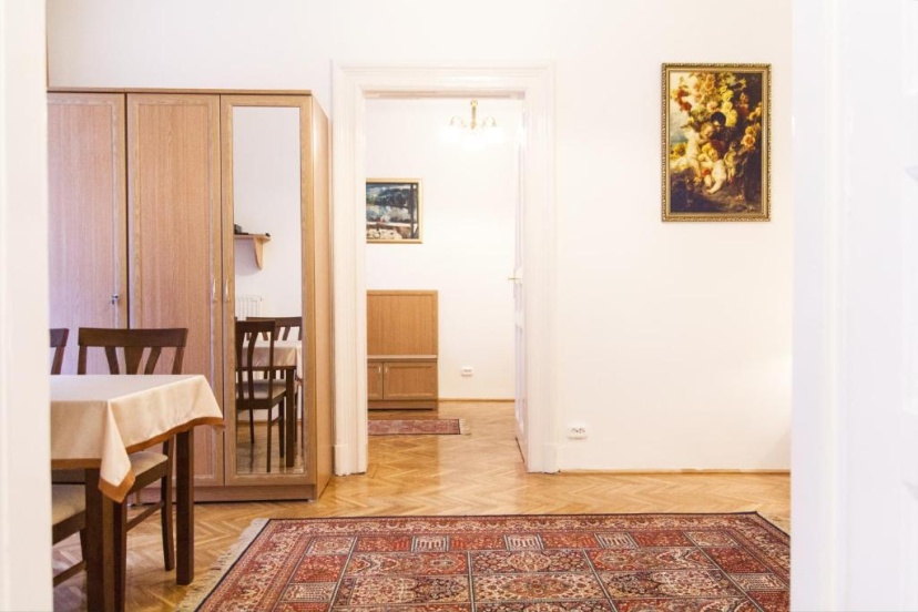 Authentic Budapest Apartment 3 — отель в Будапеште, Венгрия